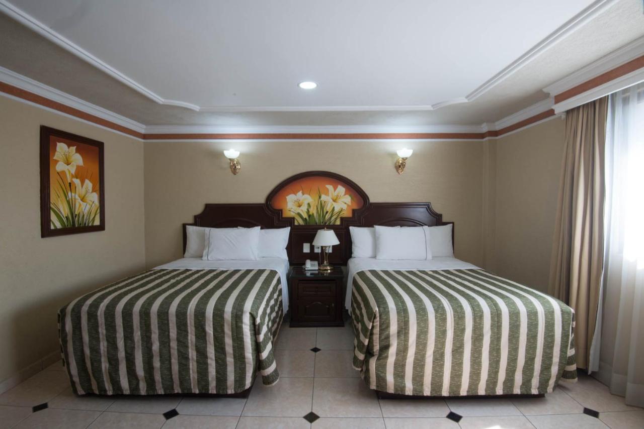 Hotel Casino Plaza Guadalajara Bagian luar foto