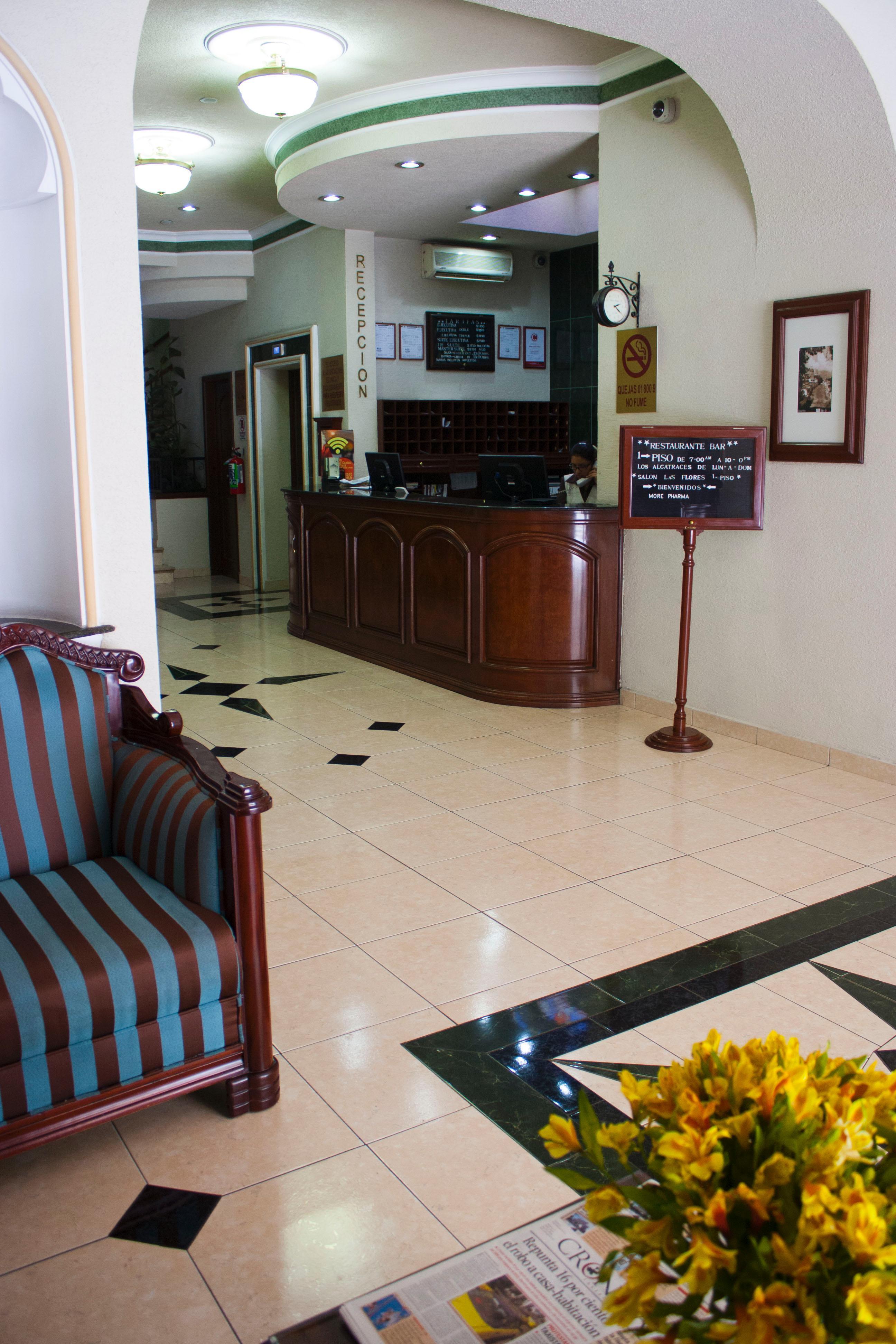 Hotel Casino Plaza Guadalajara Bagian luar foto