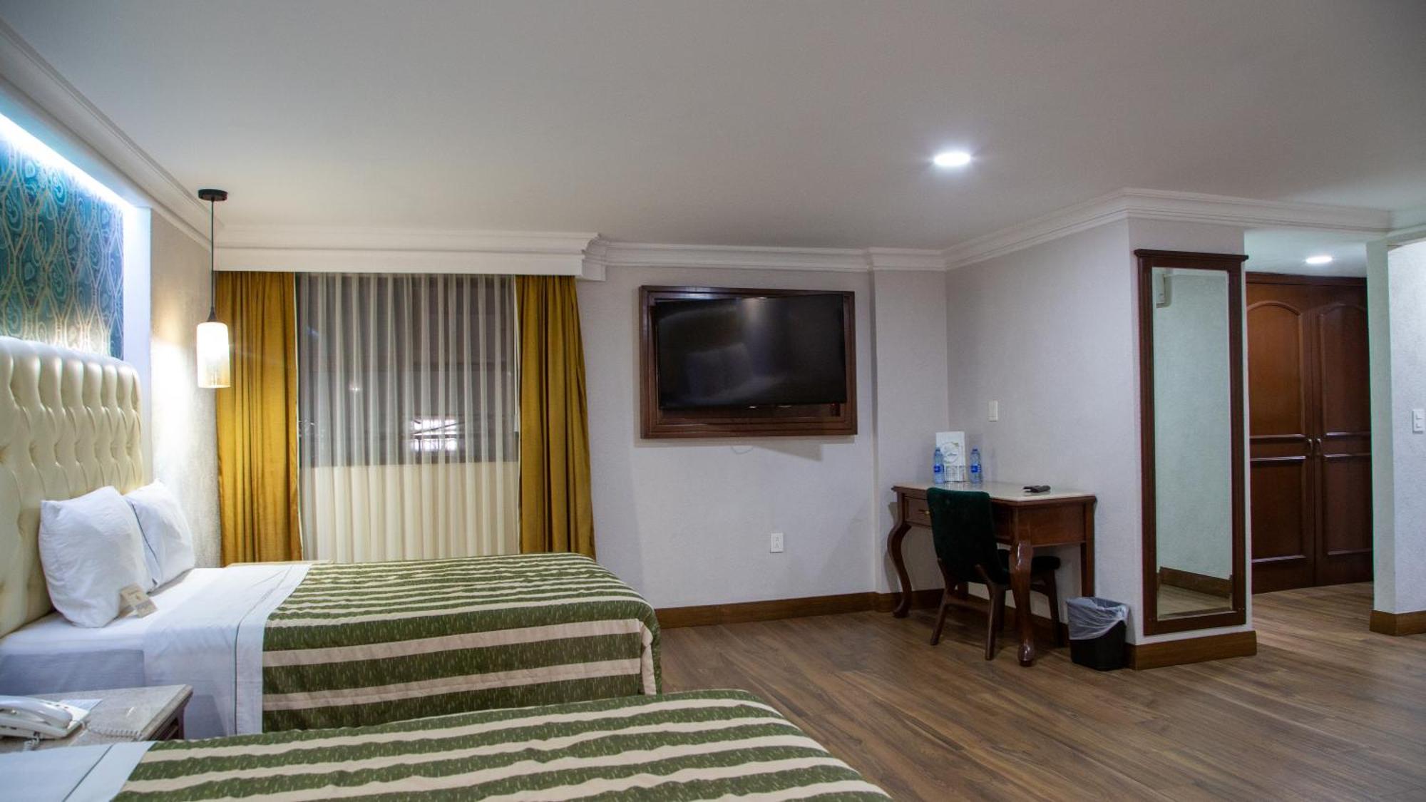 Hotel Casino Plaza Guadalajara Bagian luar foto