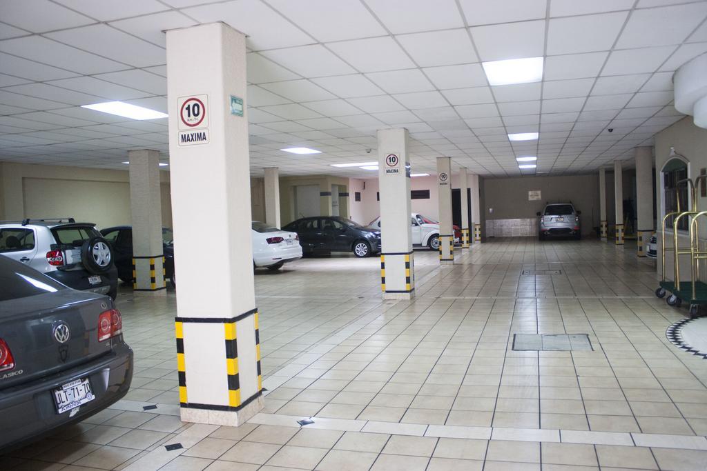 Hotel Casino Plaza Guadalajara Bagian luar foto